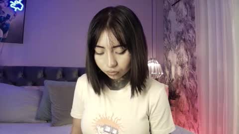 Snapshot of evangeline_bell chatting on 11.26.25 Eva online show from 11.26.25