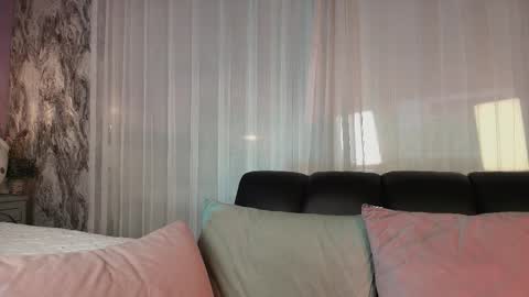 Snapshot of evangeline_bell chatting on 12.03.25 Eva online show from 12.03.25