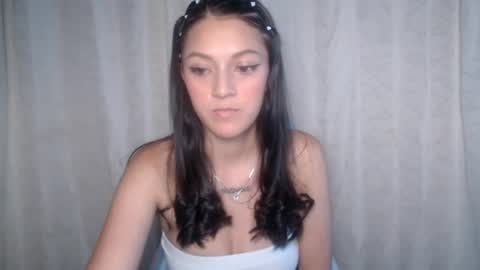 Snapshot of evangeline_petite chatting on 06.11.26 eva online show from 06.11.26