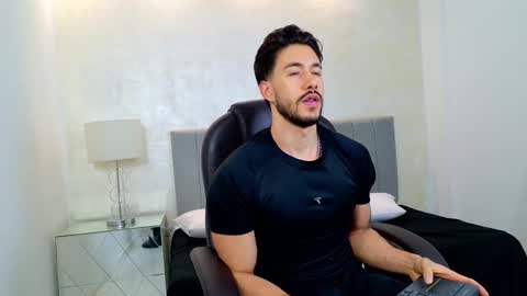 E V A N S online show from 02.23.26