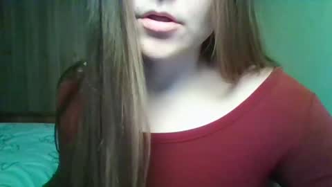 Snapshot of evasapples2026 chatting on 04.18.26 evasapples2026 online show from 04.18.26