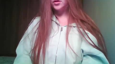 Snapshot of evasapples2026 chatting on 04.21.26 evasapples2026 online show from 04.21.26