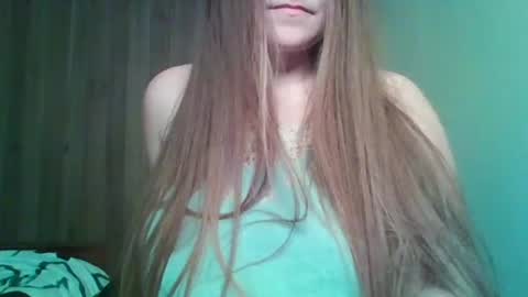 Snapshot of evasapples2026 chatting on 04.25.26 evasapples2026 online show from 04.25.26