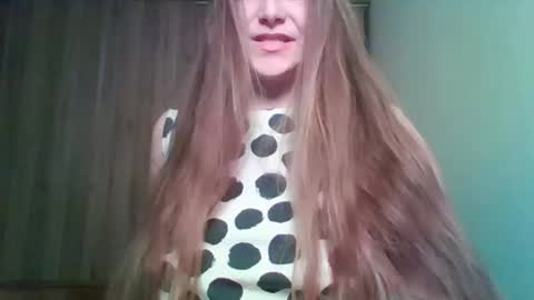 Snapshot of evasapples2026 chatting on 04.26.26 evasapples2026 online show from 04.26.26