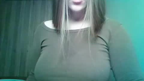 Snapshot of evasapples2026 chatting on 05.04.26 evasapples2026 online show from 05.04.26