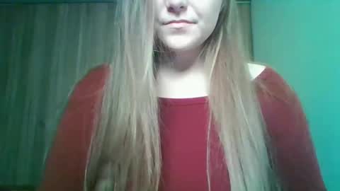 Snapshot of evasapples2026 chatting on 05.13.26 evasapples2026 online show from 05.13.26