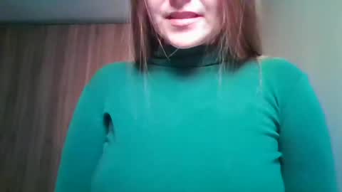 Snapshot of evasapples2026 chatting on 05.19.26 evasapples2026 online show from 05.19.26