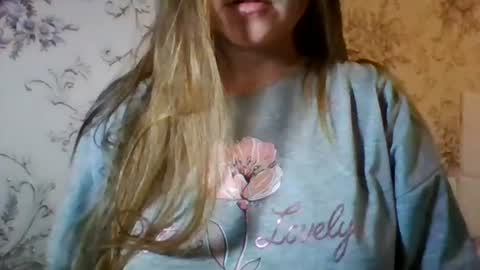 Snapshot of evasapples2026 chatting on 06.29.26 evasapples2026 online show from 06.29.26