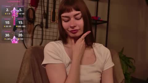 Snapshot of evaselin chatting on 10.10.25 Eva online show from 10.10.25