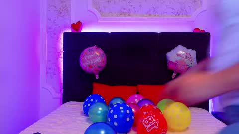 Snapshot of evasinclairr chatting on 05.26.26 evasinclairr online show from 05.26.26