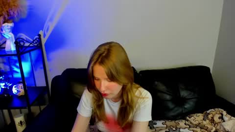 Snapshot of evastevs chatting on 12.20.24 Eva online show from 12.20.24