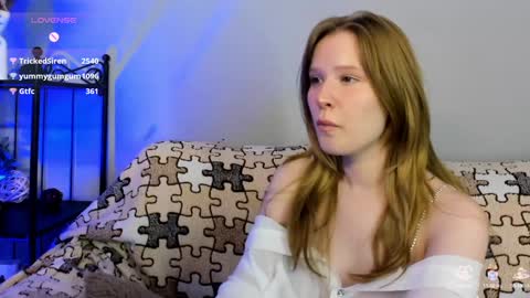 Snapshot of evastevs chatting on 01.18.25 Eva online show from 01.18.25