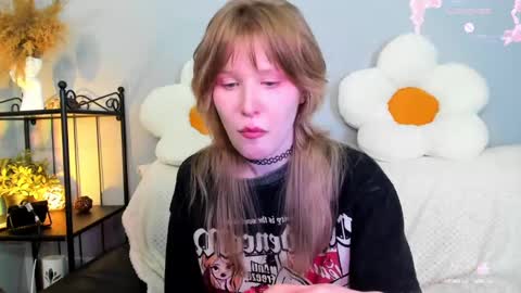 Snapshot of evastevs chatting on 02.16.25 Eva online show from 02.16.25