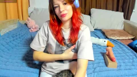 Snapshot of evasunshine18 chatting on 02.28.26 Eva online show from 02.28.26