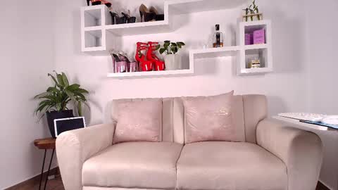 Snapshot of evasweet__ chatting on 02.27.25 EVA LUNA online show from 02.27.25