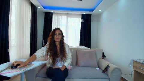Snapshot of evasweet__ chatting on 05.12.26 EVA LUNA online show from 05.12.26