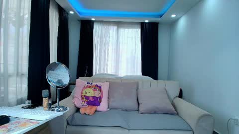 Snapshot of evasweet__ chatting on 05.21.26 EVA LUNA online show from 05.21.26