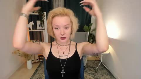 Snapshot of evathority chatting on 05.05.26 online show from 05.05.26