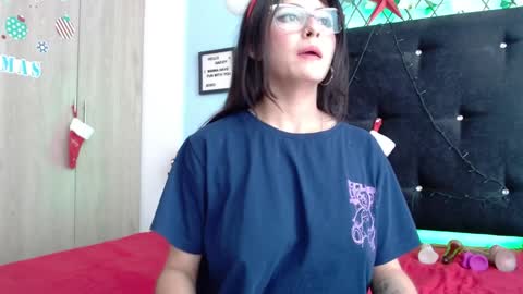 Snapshot of evatits_1 chatting on 12.20.24 Eva Carter online show from 12.20.24