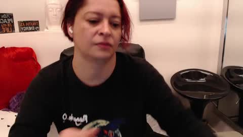 Snapshot of evatwiss chatting on 05.17.26 Eva Twiss online show from 05.17.26