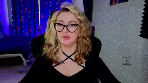 Snapshot of evavibe chatting on 02.28.26 evavibe online show from 02.28.26