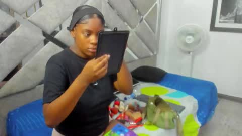 Eva And Emmanuel online show from 01.09.26