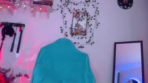 Eve Blue  friends. IG eve blue77 TW EveBlue 1 OF eveblue7 online show from 09.24.25