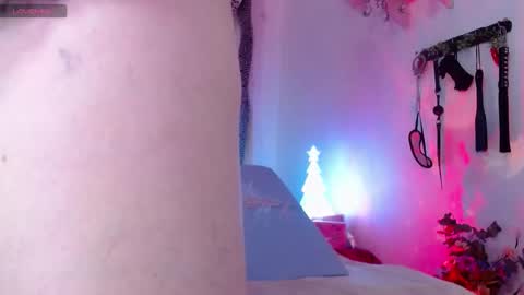 Eve Blue  friends. IG eve blue77 TW EveBlue 1 OF eveblue7 online show from 12.23.25