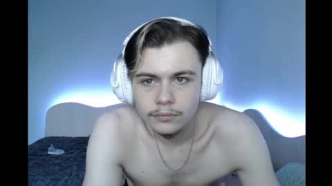 Snapshot of eve_lacroix chatting on 01.12.25 Alex online show from 01.12.25