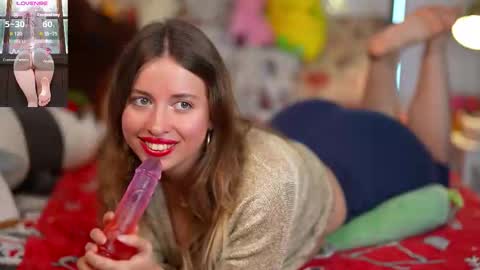 Snapshot of evechuuuus chatting on 09.17.25 Evechuuu online show from 09.17.25