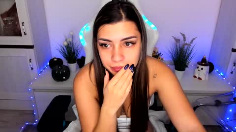 Snapshot of eveeevian chatting on 12.13.24 eveeevian online show from 12.13.24