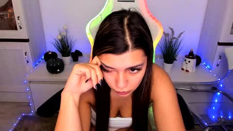 Snapshot of eveeevian chatting on 12.13.24 eveeevian online show from 12.13.24