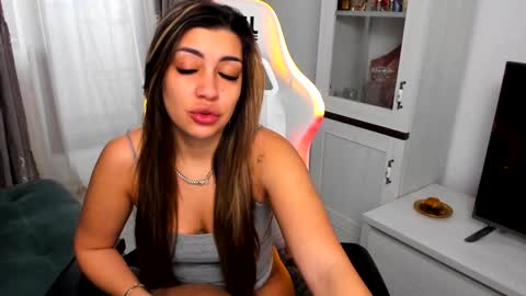 Snapshot of eveeevian chatting on 02.03.25 eveeevian online show from 02.03.25