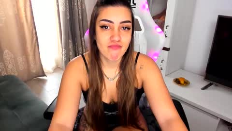 Snapshot of eveeevian chatting on 02.16.25 eveeevian online show from 02.16.25