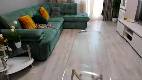 Snapshot of eveeevian chatting on 09.21.25 eveeevian online show from 09.21.25