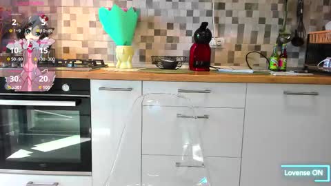 Snapshot of eveeevian chatting on 10.11.25 eveeevian online show from 10.11.25