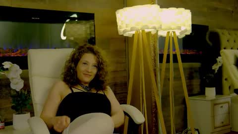 EveHamilton online show from 04.16.26