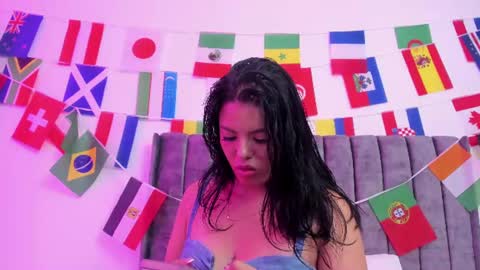 Snapshot of evelin__thompsson chatting on 07.11.26 evelin__thompsson online show from 07.11.26