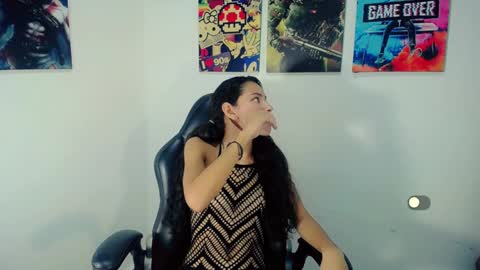 Evelin online show from 12.15.24