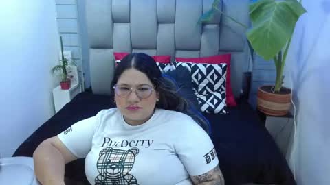 Snapshot of evelin_zaens chatting on 05.06.26 evelin zaens online show from 05.06.26