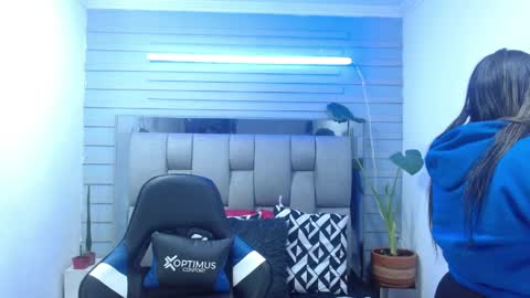 Snapshot of evelin_zaens chatting on 06.09.26 evelin zaens online show from 06.09.26