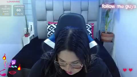 Snapshot of evelin_zaens chatting on 06.11.26 evelin zaens online show from 06.11.26