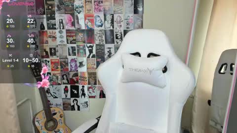 Snapshot of evelinalu chatting on 05.10.26 Evelina online show from 05.10.26