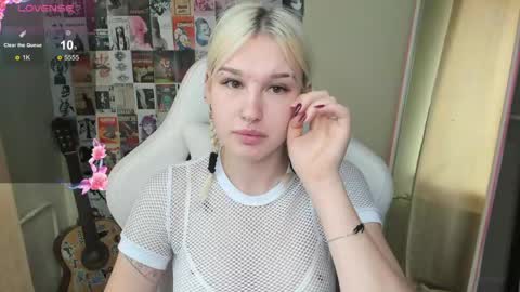 Snapshot of evelinalu chatting on 05.19.26 Evelina online show from 05.19.26