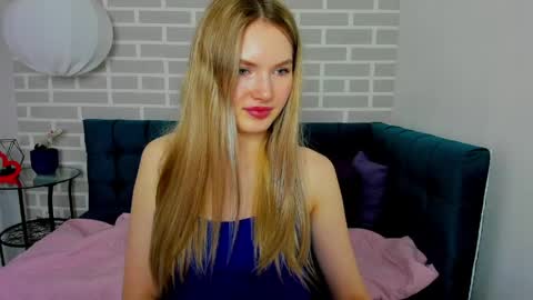 Snapshot of evelineamore chatting on 04.24.26 Eveline online show from 04.24.26