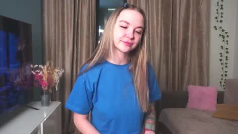 Snapshot of evelineloos chatting on 02.02.26 Eveline online show from 02.02.26