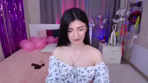 Snapshot of evelingills chatting on 06.28.26 Evelin online show from 06.28.26