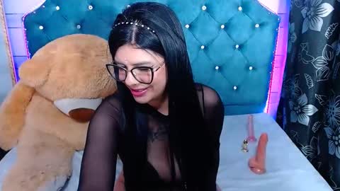 Snapshot of evelingjoyy chatting on 12.30.24 evelingjoyy online show from 12.30.24