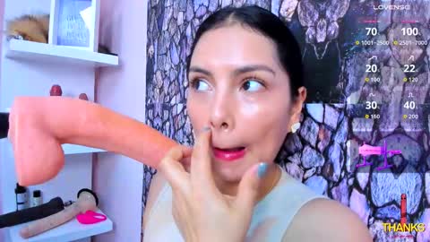 Evelinn belen online show from 11.06.25