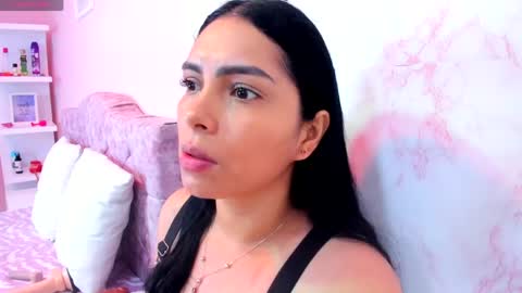 Snapshot of evelinn_belen chatting on 04.18.26 Evelinn belen online show from 04.18.26